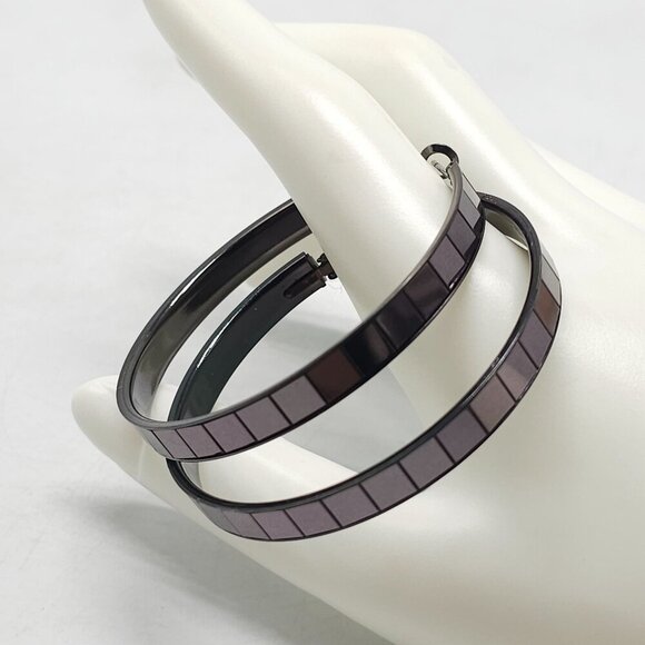 Estate Jewelry - Black Square Pattern Hoop Earrings 2 Inch Diameter Lightweight Snap Closure